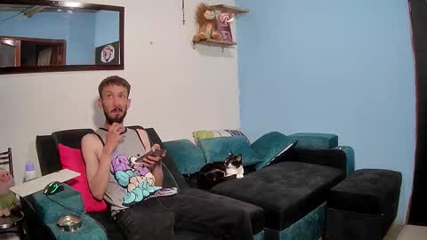 Snapshot of alexaandtom chatting on 10-05-25, 01:04 Alexa  y tom online show from 10-05-25, 01:04