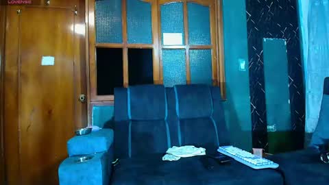 Alexa  y tom online show from 05-10-26, 01:22