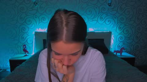 Snapshot of alexabarkley chatting on 12-12-24, 03:32 angel online show from 12-12-24, 03:32