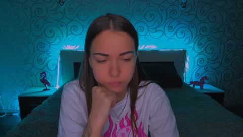 Snapshot of alexabarkley chatting on 12-16-24, 06:21 angel online show from 12-16-24, 06:21