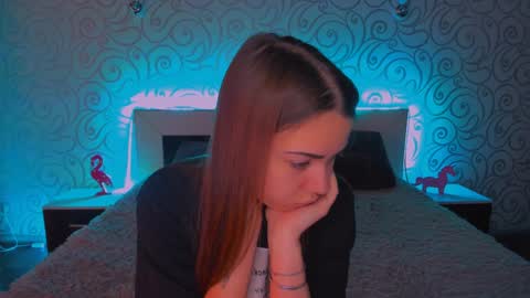Snapshot of alexabarkley chatting on 12-17-24, 03:06 angel online show from 12-17-24, 03:06