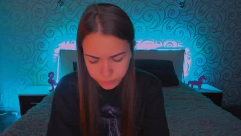 Snapshot of alexabarkley chatting on 12-18-24, 03:15 angel online show from 12-18-24, 03:15