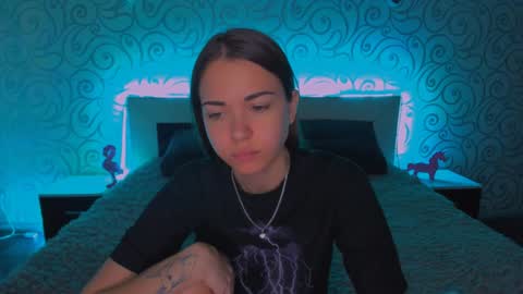 Snapshot of alexabarkley chatting on 12-18-24, 06:21 angel online show from 12-18-24, 06:21