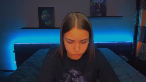 Snapshot of alexabarkley chatting on 01-15-25, 06:33 angel online show from 01-15-25, 06:33