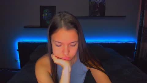 Snapshot of alexabarkley chatting on 10-21-25, 12:22 angel online show from 10-21-25, 12:22