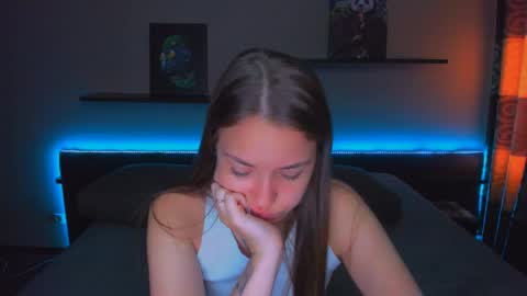 Snapshot of alexabarkley chatting on 05-05-26, 12:51 angel online show from 05-05-26, 12:51