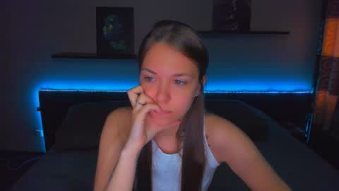 Snapshot of alexabarkley chatting on 05-18-26, 12:40 angel online show from 05-18-26, 12:40