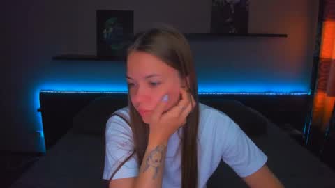 Snapshot of alexabarkley chatting on 05-21-26, 12:50 angel online show from 05-21-26, 12:50