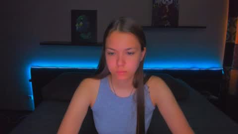 Snapshot of alexabarkley chatting on 06-03-26, 12:46 angel online show from 06-03-26, 12:46