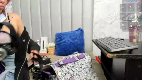 Snapshot of alexafoxy18 chatting on 05-31-26, 06:53 ALEXA online show from 05-31-26, 06:53