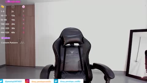 Snapshot of alexalovecastle1 chatting on 12-06-24, 05:09 Alexandra Castillo online show from 12-06-24, 05:09