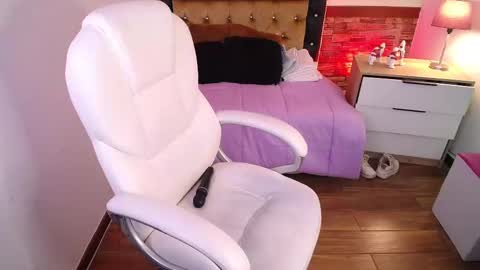 Alexa Moon online show from 02-15-25, 04:12