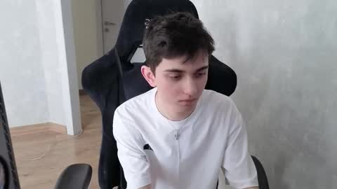 Snapshot of alexander_18_xxl chatting on 04-05-26, 08:33 Alexander online show from 04-05-26, 08:33