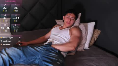 Snapshot of alexander_classy chatting on 02-08-25, 11:12 Alex online show from 02-08-25, 11:12