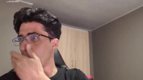 Snapshot of alexander_dimitri chatting on 11-26-25, 05:08 Benji Alex online show from 11-26-25, 05:08