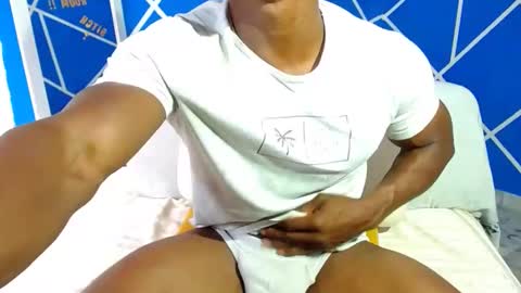 Snapshot of alexander_megan chatting on 02-04-25, 07:33 alexander online show from 02-04-25, 07:33