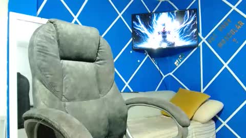 Snapshot of alexander_megan chatting on 10-12-25, 11:26 alexander online show from 10-12-25, 11:26