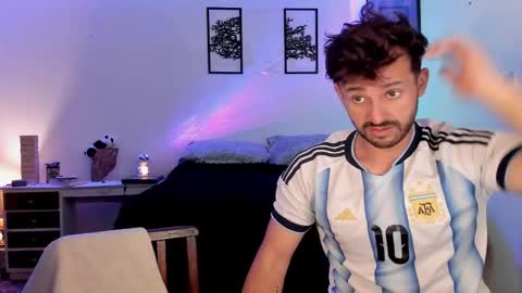 Snapshot of alexanderjaz chatting on 09-20-25, 11:44 Alexander Jaz online show from 09-20-25, 11:44