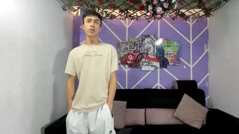 chicos hot online show from 04-21-26, 01:28