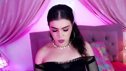 Snapshot of alexandra_evanz chatting on 12-08-24, 04:07 Alexandra Spellman online show from 12-08-24, 04:07