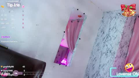 Snapshot of alexandra_evanz chatting on 12-30-24, 12:20 Alexandra Spellman online show from 12-30-24, 12:20