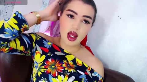 Snapshot of alexandra_evanz chatting on 01-24-25, 10:32 Alexandra Spellman online show from 01-24-25, 10:32