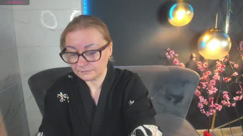 Alexandra online show from 12-24-24, 04:51