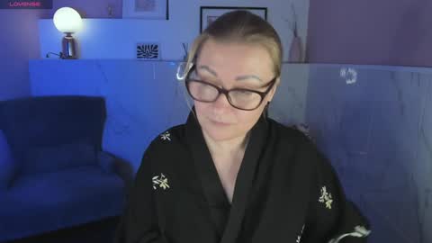 Alexandra online show from 01-04-25, 01:52