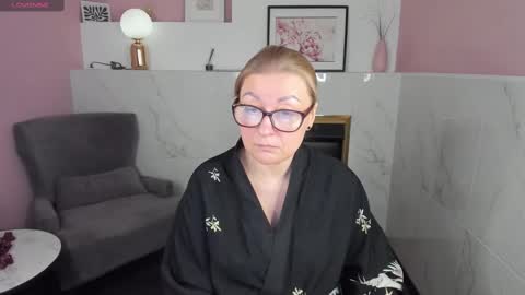 Alexandra online show from 02-12-25, 02:43