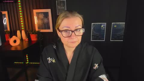 Alexandra online show from 03-05-25, 01:21