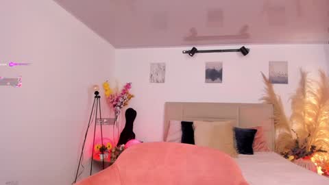 Alexandra Rodriguez online show from 01-08-25, 02:25