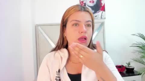 Snapshot of alexandra_torress chatting on 02-02-26, 12:04 alexandra online show from 02-02-26, 12:04