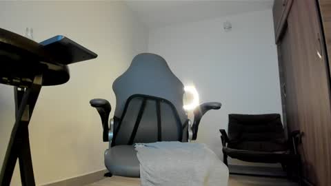 Snapshot of alexandro_king chatting on 12-11-24, 01:15 ALEX online show from 12-11-24, 01:15