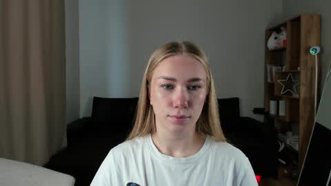 Snapshot of alexarti chatting on 06-08-26, 06:14 Alex online show from 06-08-26, 06:14