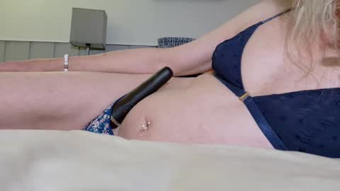 Snapshot of alexassts chatting on 01-20-25, 03:15 alexass online show from 01-20-25, 03:15