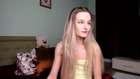 Snapshot of alexasweetblonde chatting on 03-09-25, 12:00 Alexa online show from 03-09-25, 12:00