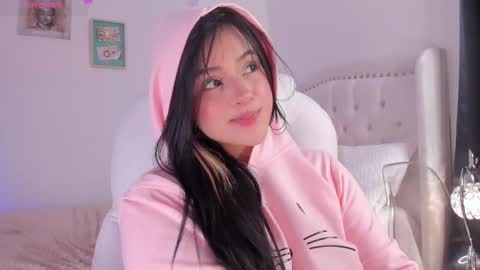 lexandra  online show from 02-11-25, 08:37