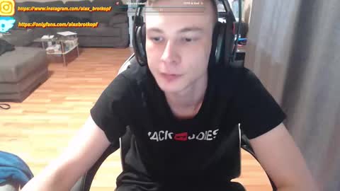 Snapshot of alexbrotkopf chatting on 09-23-25, 04:10 Alex online show from 09-23-25, 04:10