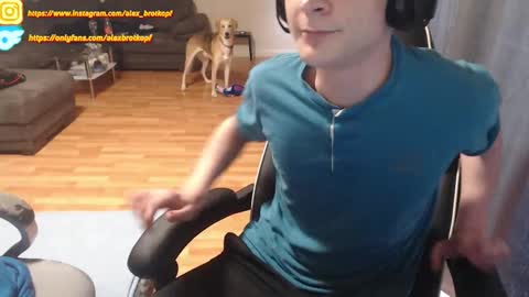 Snapshot of alexbrotkopf chatting on 10-15-25, 02:06 Alex online show from 10-15-25, 02:06