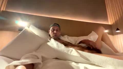 Snapshot of alexgeorge1140 chatting on 03-04-25, 09:32 alexgeorge1140 online show from 03-04-25, 09:32