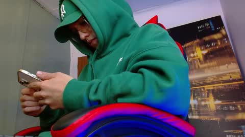 Snapshot of alexgiraldo__ chatting on 05-19-26, 12:00 alexgiraldo__ online show from 05-19-26, 12:00