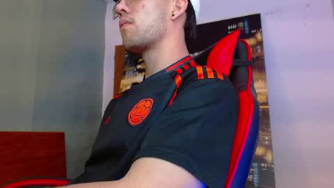 Snapshot of alexgiraldo__ chatting on 06-02-26, 02:02 alexgiraldo__ online show from 06-02-26, 02:02
