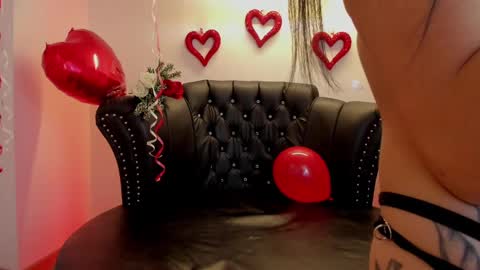 Alexiaa  Online 1430 to 2100 GMT-5 online show from 02-12-25, 03:18