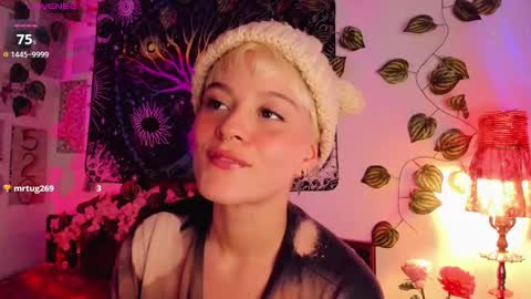 Snapshot of alexiafisher_ chatting on 01-12-25, 01:48 Alex online show from 01-12-25, 01:48