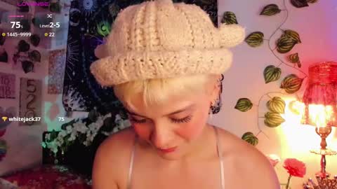 Snapshot of alexiafisher_ chatting on 01-16-25, 02:09 Alex online show from 01-16-25, 02:09