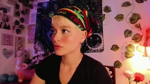 Snapshot of alexiafisher_ chatting on 01-19-25, 04:36 Alex online show from 01-19-25, 04:36