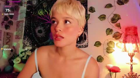 Snapshot of alexiafisher_ chatting on 01-22-25, 10:07 Alex online show from 01-22-25, 10:07