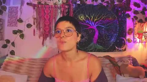 Snapshot of alexiafisher_ chatting on 04-19-26, 06:43 Alex online show from 04-19-26, 06:43