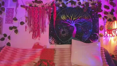 Snapshot of alexiafisher_ chatting on 05-09-26, 01:44 Alex online show from 05-09-26, 01:44
