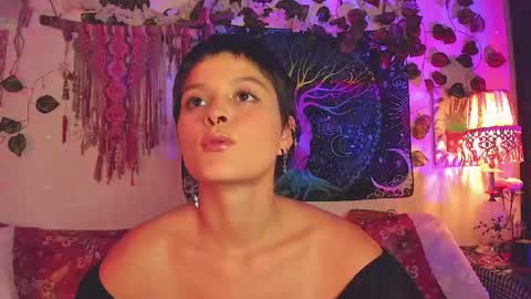 Snapshot of alexiafisher_ chatting on 05-12-26, 11:46 Alex online show from 05-12-26, 11:46
